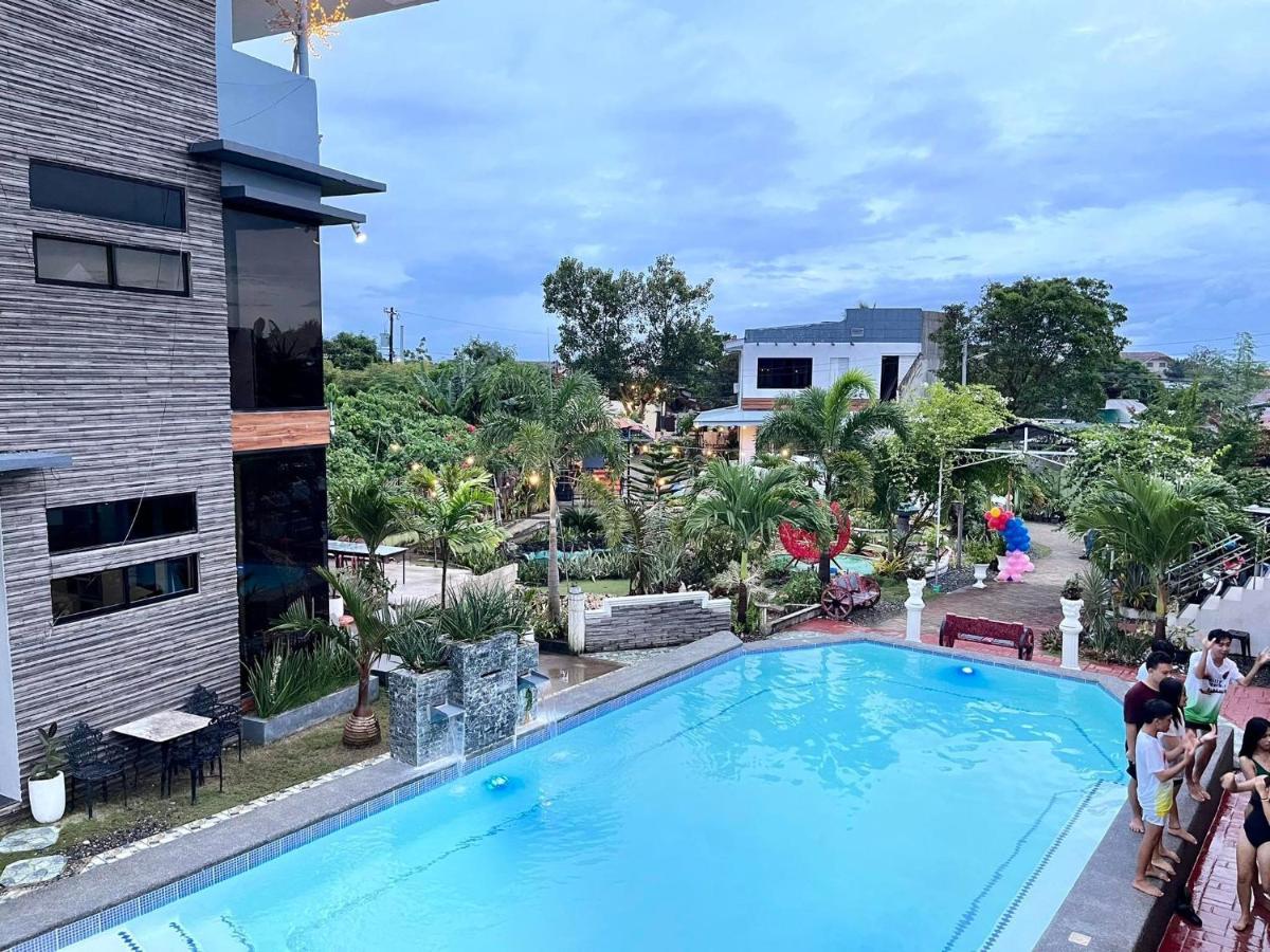 Little Rock Cebu Hotel Мактан Екстериор снимка
