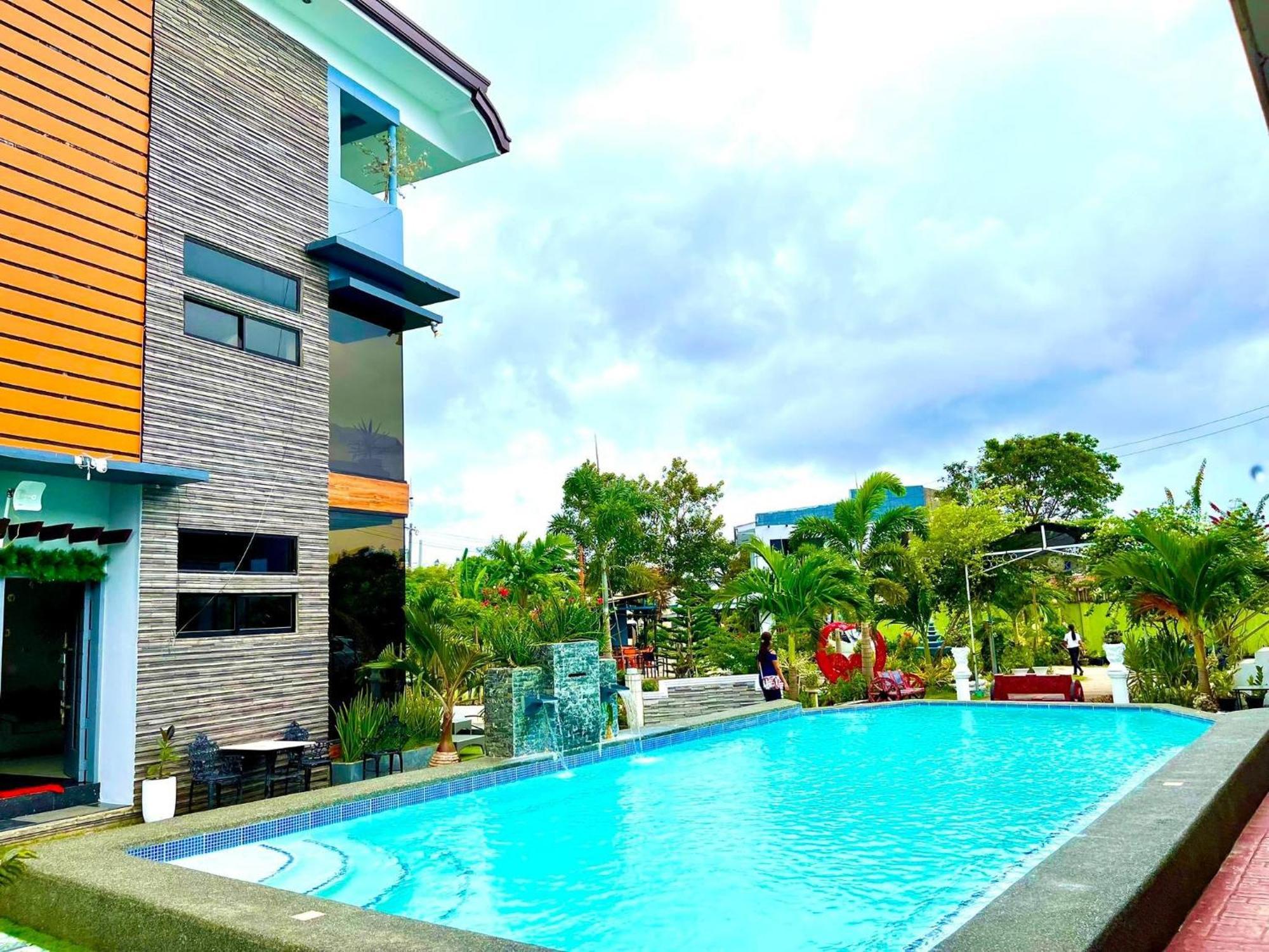 Little Rock Cebu Hotel Мактан Екстериор снимка
