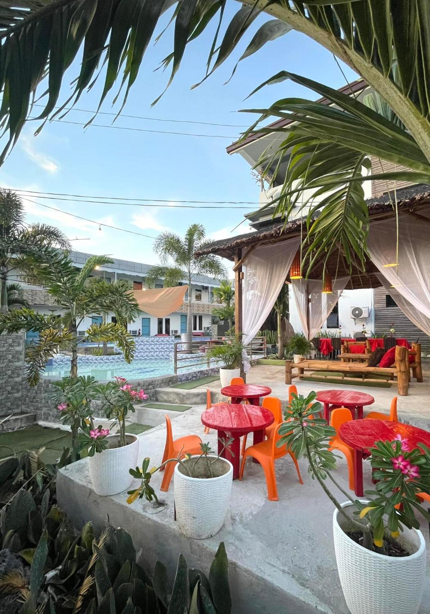 Little Rock Cebu Hotel Мактан Екстериор снимка