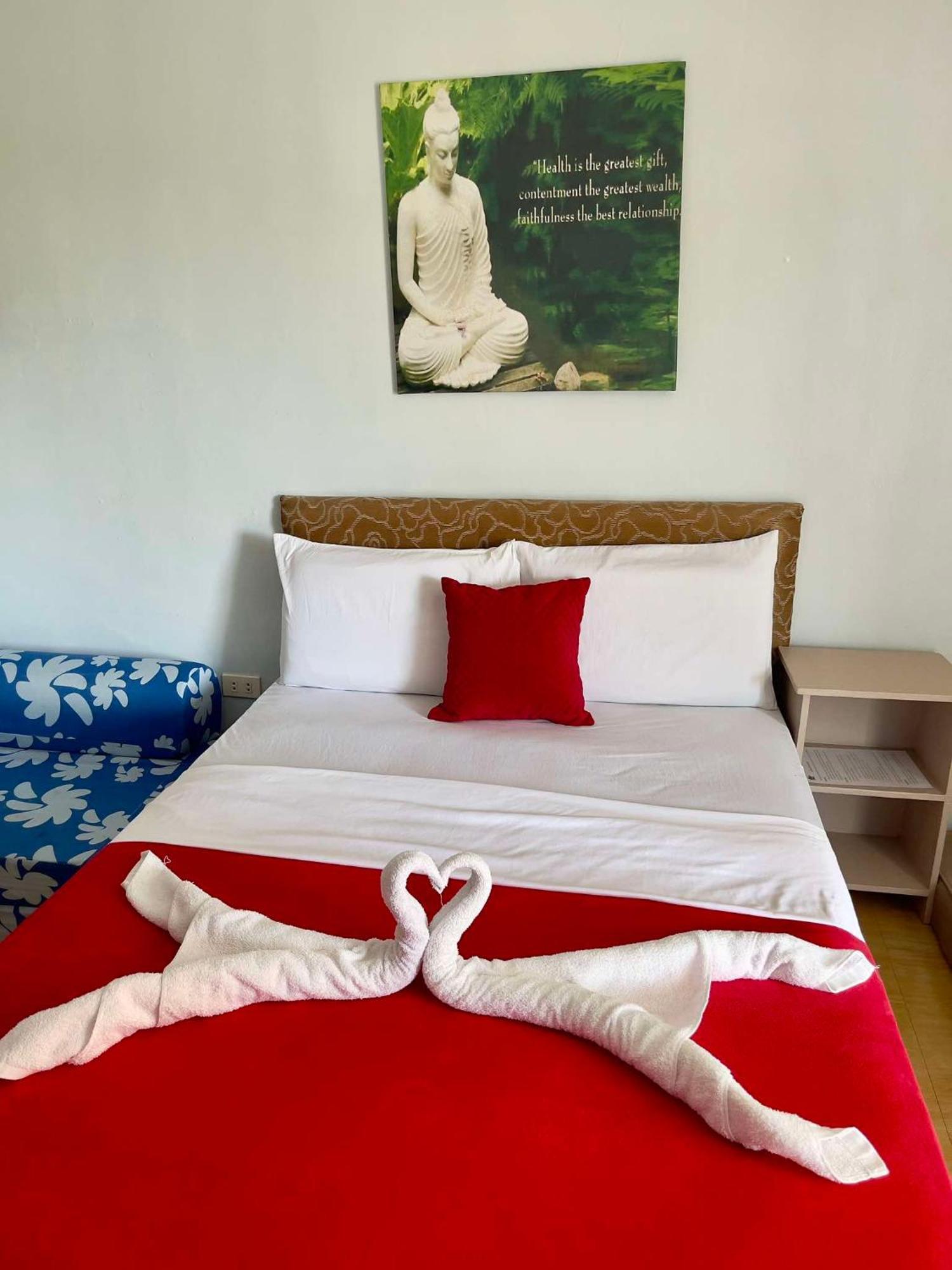 Little Rock Cebu Hotel Мактан Екстериор снимка