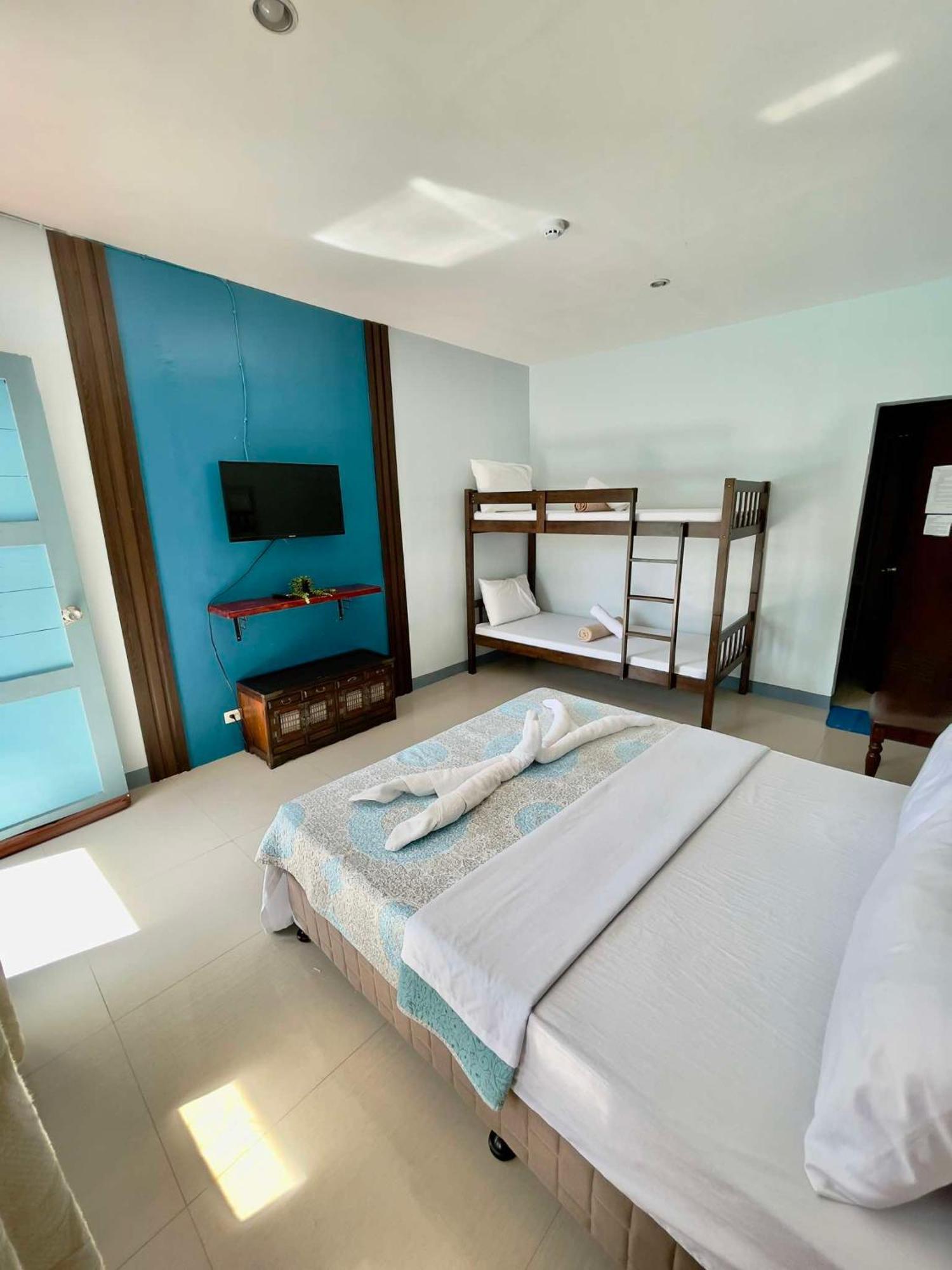 Little Rock Cebu Hotel Мактан Екстериор снимка
