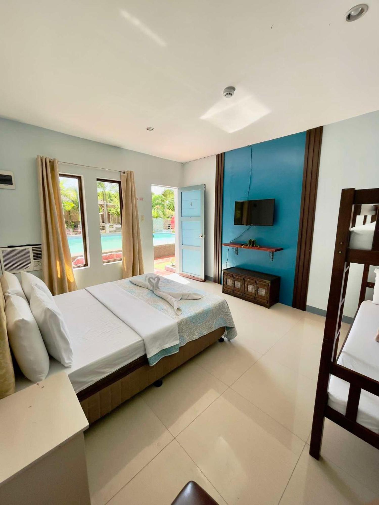 Little Rock Cebu Hotel Мактан Екстериор снимка